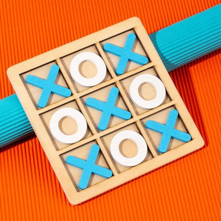 EksiOksi	-	Fából készült tic-tac-toe játék