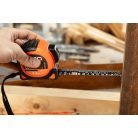 NEO TOOLS Mérőszalag, 7,5m/25mm, erősített rugós, acél, fekete szalag fehér nagyított skálával, mágneses, autostop+rögzítő 67-244