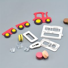   4 darabos traktor és autó alakú süteményszaggató készlet - Tartós műanyag kekszformák tortadíszítéshez és sütéshez, tökéletes születésnapi partikra