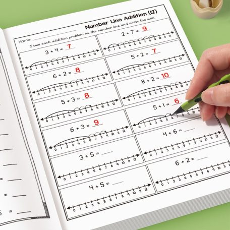 32 oldalas interaktív matematikai gyakorlófüzet fiataloknak – összeadás és kivonás gyakorlása