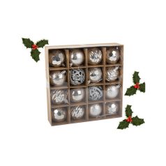   Karácsonyfadíszek 6cm-es készletben, 16 db dísz szent ünnepi mintákkal